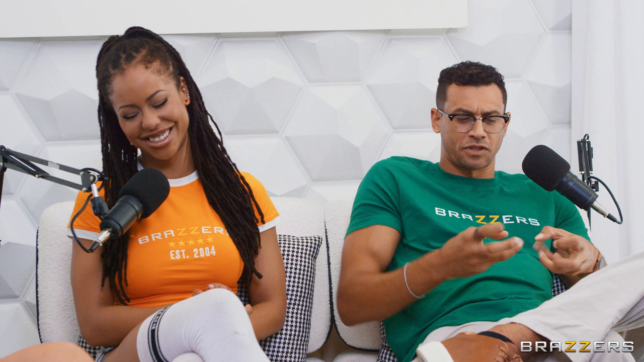 Violet Myers Kira Noir - The Brazzers Podcast Episode 8 - BRAZZERS.mp4.0003