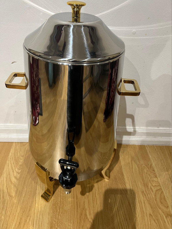 Gold/Silver Urn (including 2.5hrs fuel)