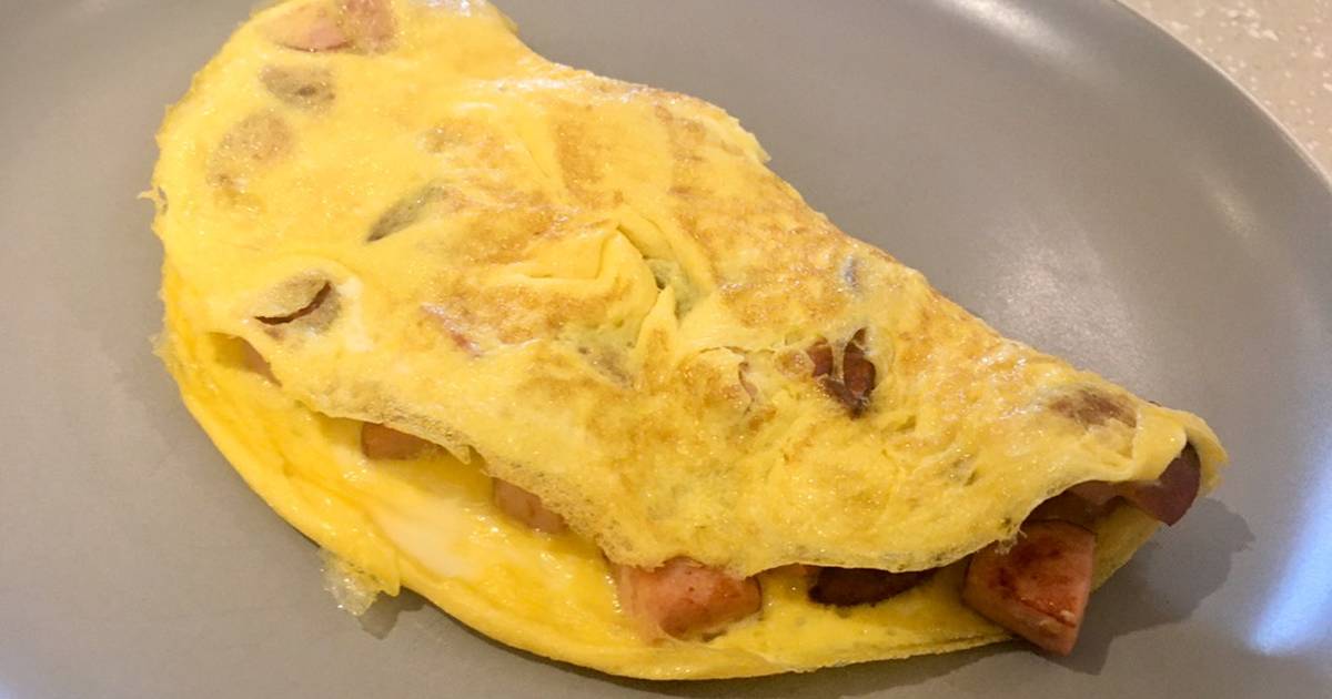 омлет с сардельками