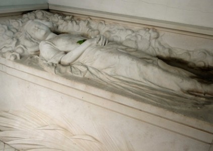 Túmulo de Luz María García Velloso
