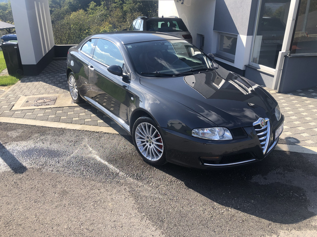 5905E9F3-8870-4666-927A-78053730A791