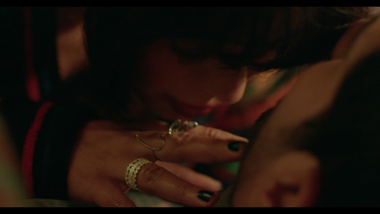 [Image: Sayani-Gupta-KKJ-kiss-00-00-54-03-Still008.jpg]