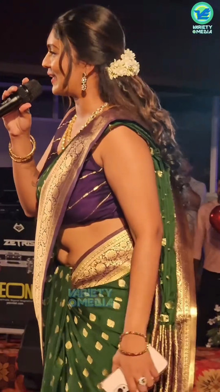 Rj Bincy sexy deep navel in green saree mp4 snapshot 00 18 416