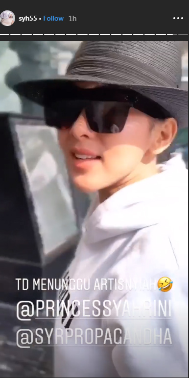 Syahrini sebelum manggung