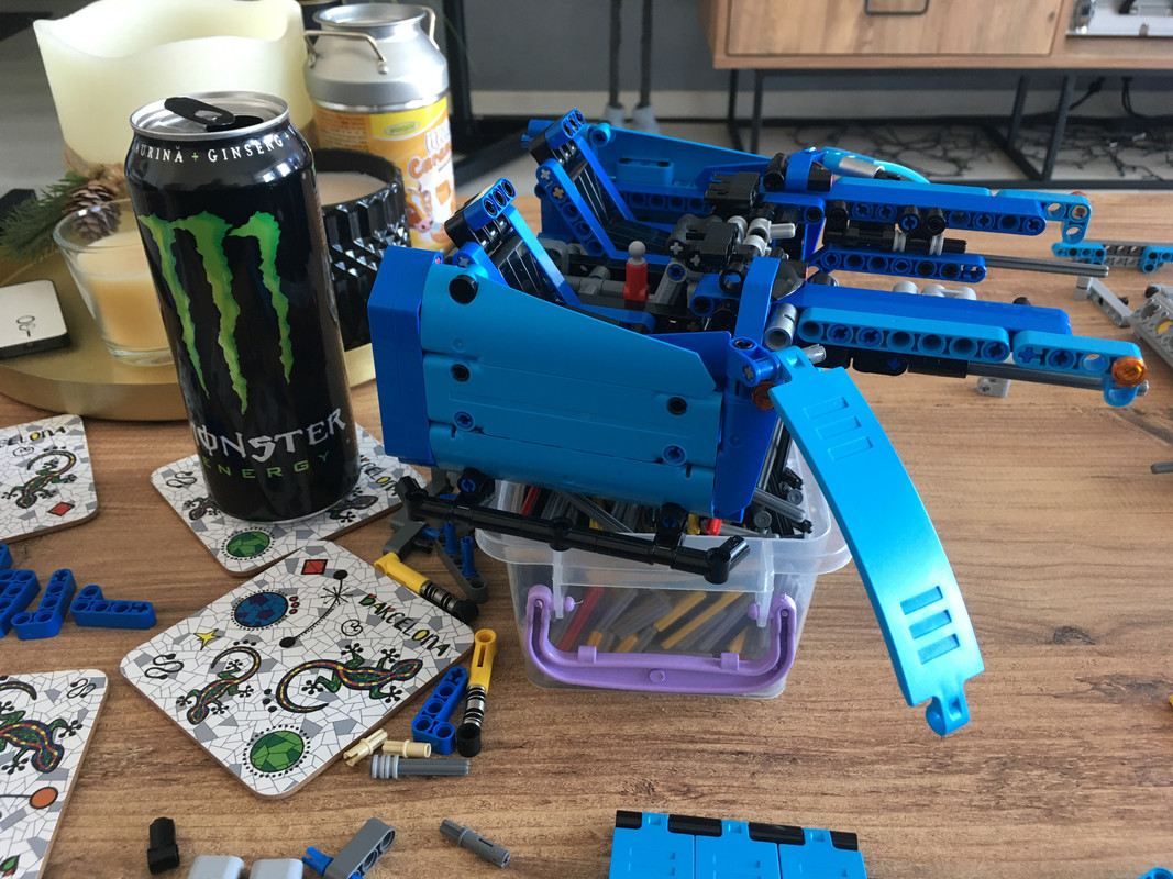 E4AA2806-9679-4752-9365-810C3EEB9952