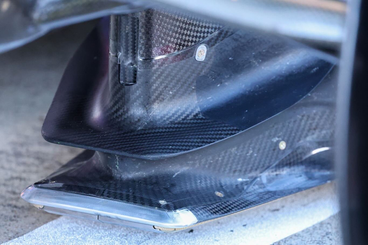 G55t-QBVXQAAGc-Ks-format-jpg-name-large.