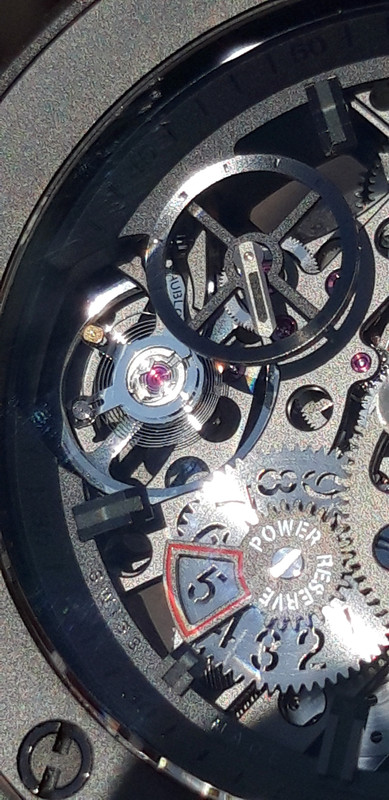 Postez vos calibres Hublot! B23-BE49-A-9578-44-FF-A93-C-98977-A697-EF1