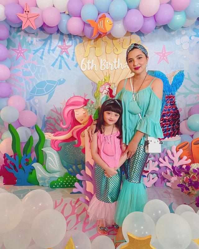 Ashanty bersama Arsy Hermansyah di momen ulang tahun yang ke-6