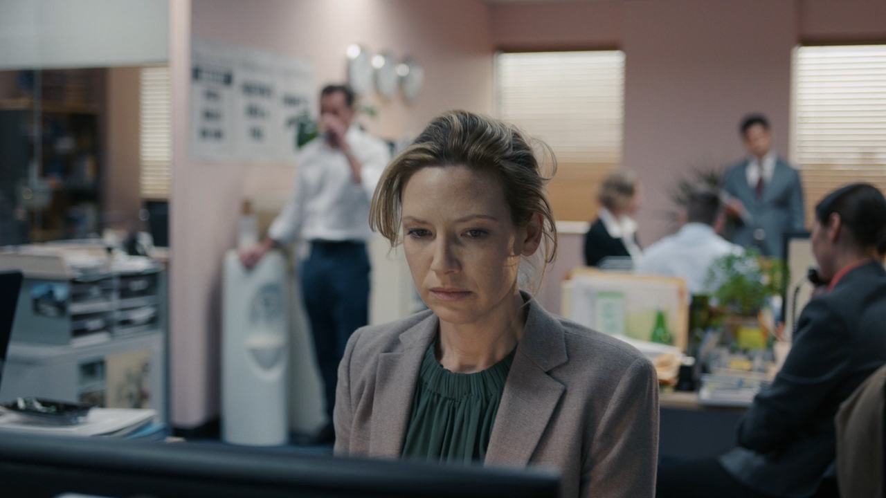 Secret City S01E01 [720p]