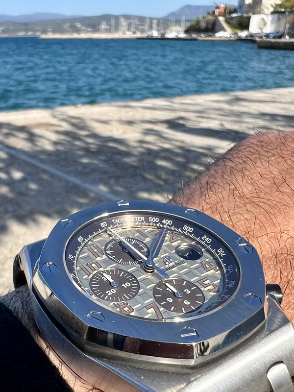 01EBE378-DC44-4A8F-9333-8EEA06D1F02B