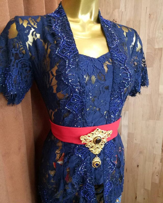 Kebaya wisuda terbaru