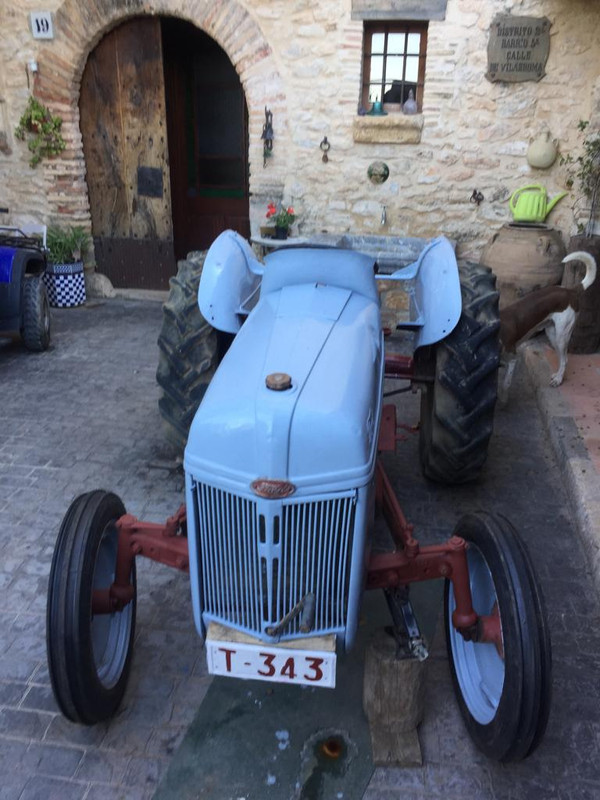 Tractor ford.  Tractor-1