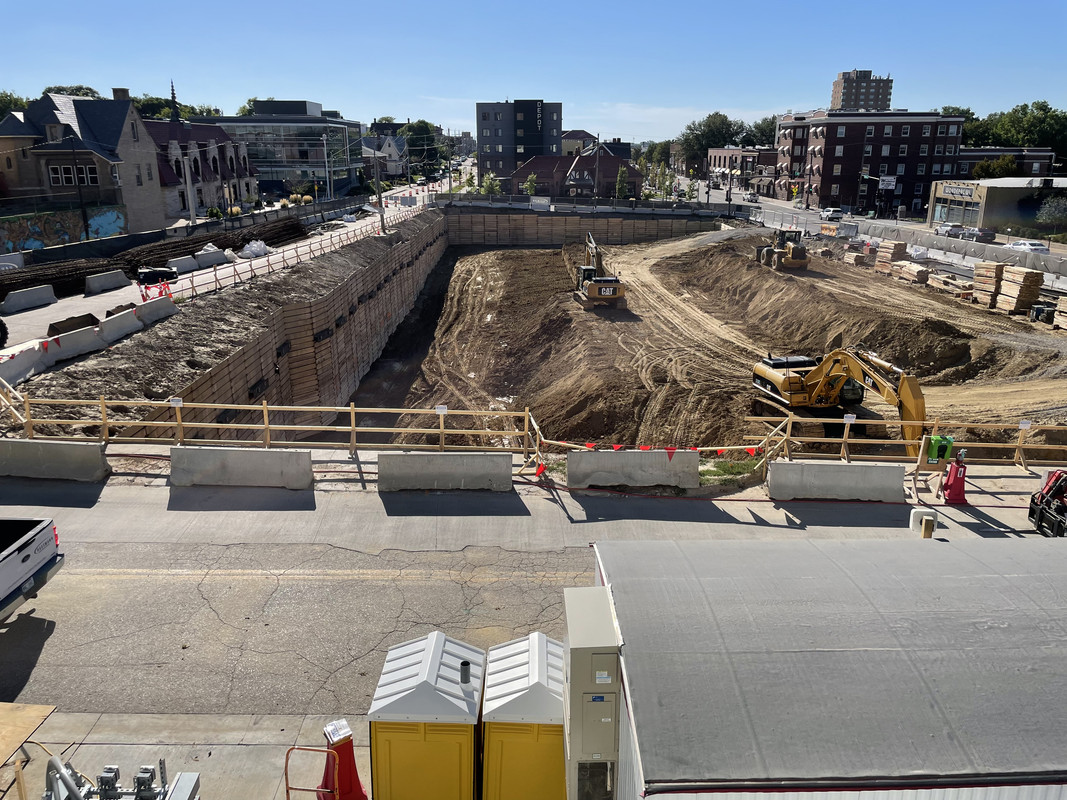 9042FDF3-7CF5-437F-AE94-903568026207