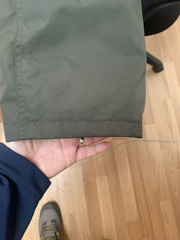 09A5C9D7-FA72-4679-BC5E-B19CE4E00695