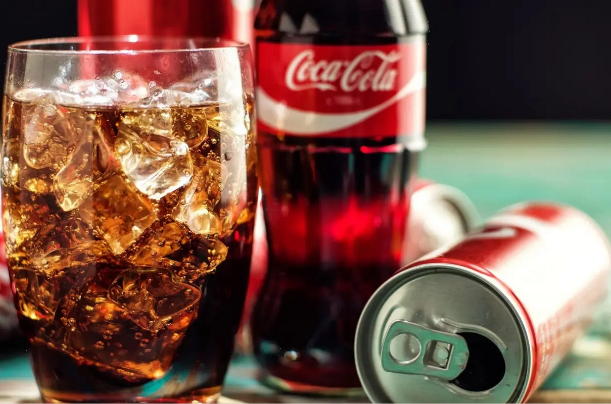 ¿Eres fan de la Coca-Cola? Estos son los beneficios de tomarla