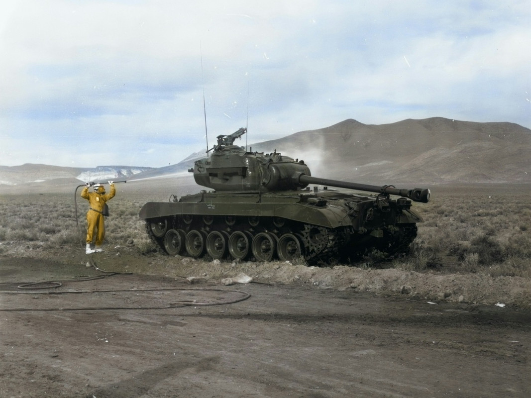M26 Pershing - 11/2014 M26-Pershing-sur-le-site-d-essai-du-Nevada-Projet-40-11-Op-ration-Buster-Jangle-1951