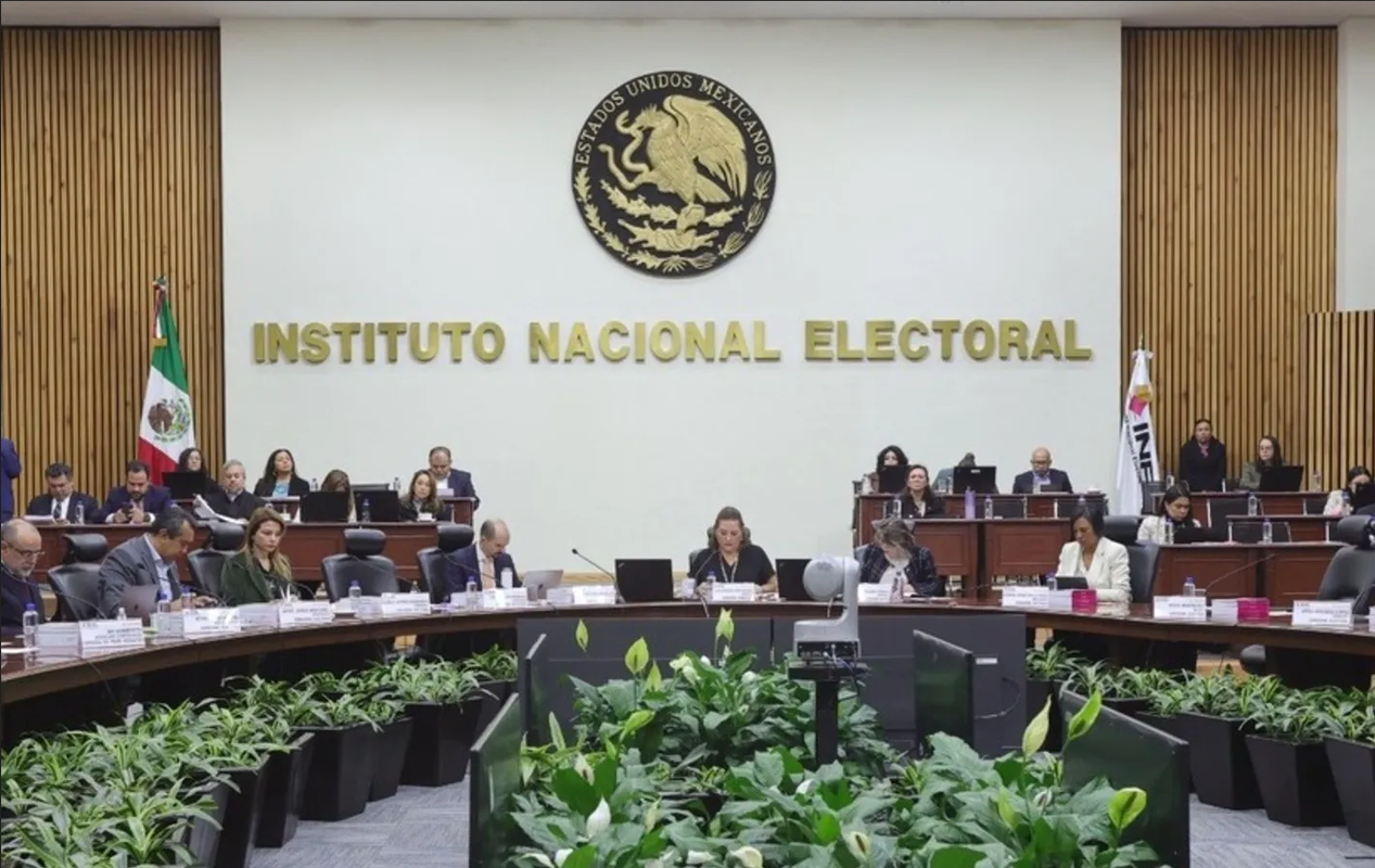INE aprueba tres debates presidenciales en 2024 y establece criterios para moderadores