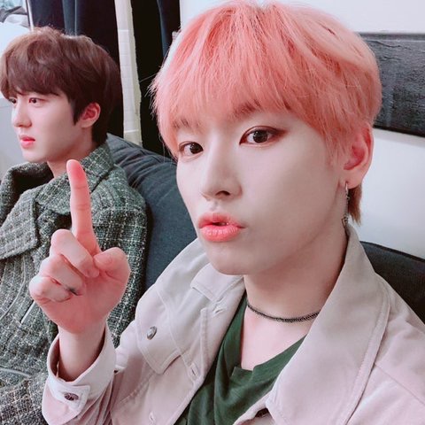 6132AA37-61E3-426A-8CDC-598D69332178