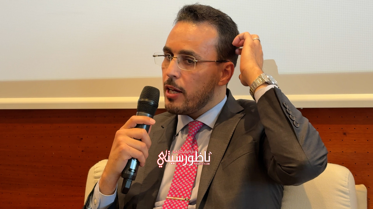 horisontal-00-04-04-17-Still039