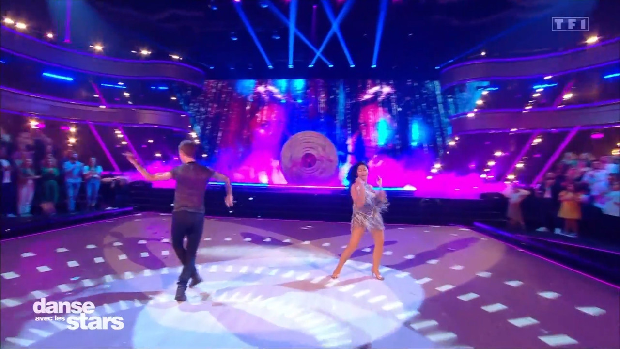 2022-09-09_21_10_TF1_Danse-avec-les-stars.mp4_snapshot_22.51.356