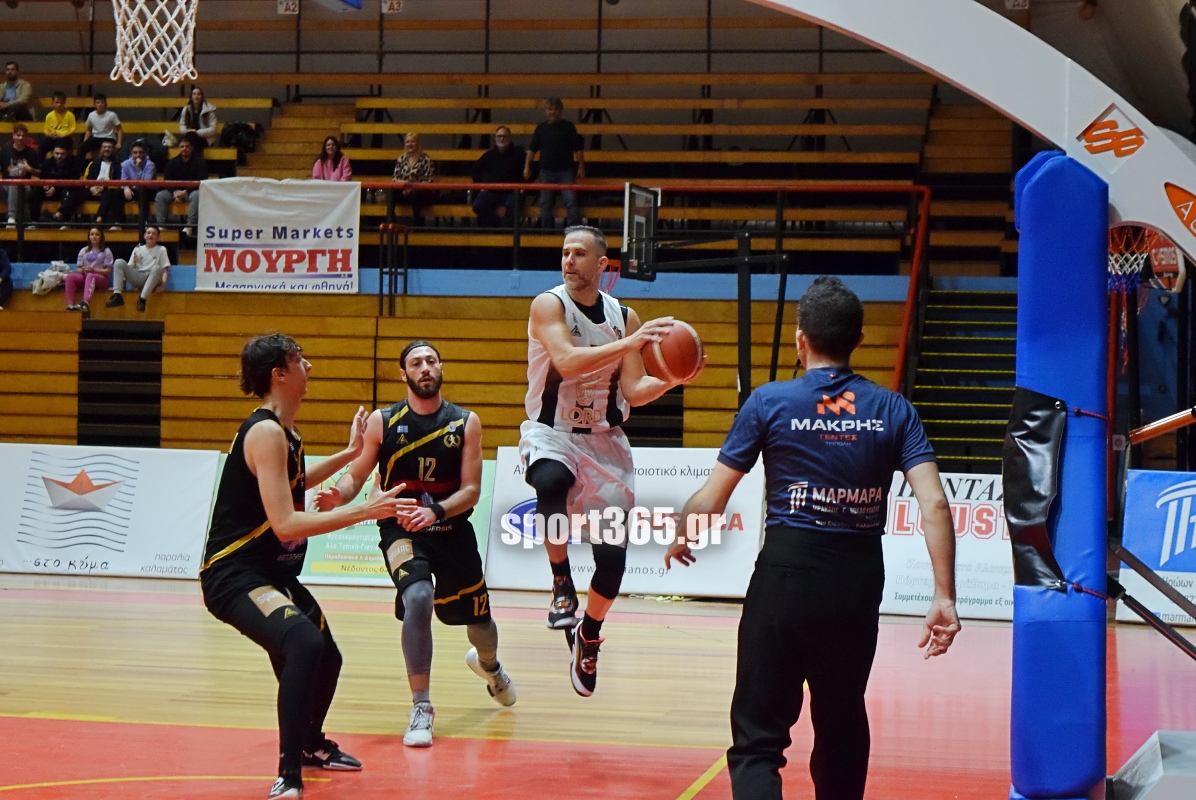 , &Mu;&alpha;&tau;&sigma;ά&rho;&alpha; &sigma;&tau;&eta;&nu; &Tau;έ&nu;&tau;&alpha;, &omicron; &Delta;ί&omega;&nu;&alpha;&sigmaf; &pi;ή&rho;&epsilon; &mu;&epsilon;&gamma;ά&lambda;&omicron; &delta;&iota;&pi;&lambda;ό &epsilon;&pi;ί &tau;&eta;&sigmaf; &Kappa;&alpha;&lambda;&alpha;&mu;ά&tau;&alpha; BC &mu;&epsilon; 92-81 &sigma;&tau;&eta;&nu; 2&eta; &pi;&alpha;&rho;ά&tau;&alpha;&sigma;&eta; (&phi;&omega;&tau;ό & &beta;ί&nu;&tau;&epsilon;&omicron;)