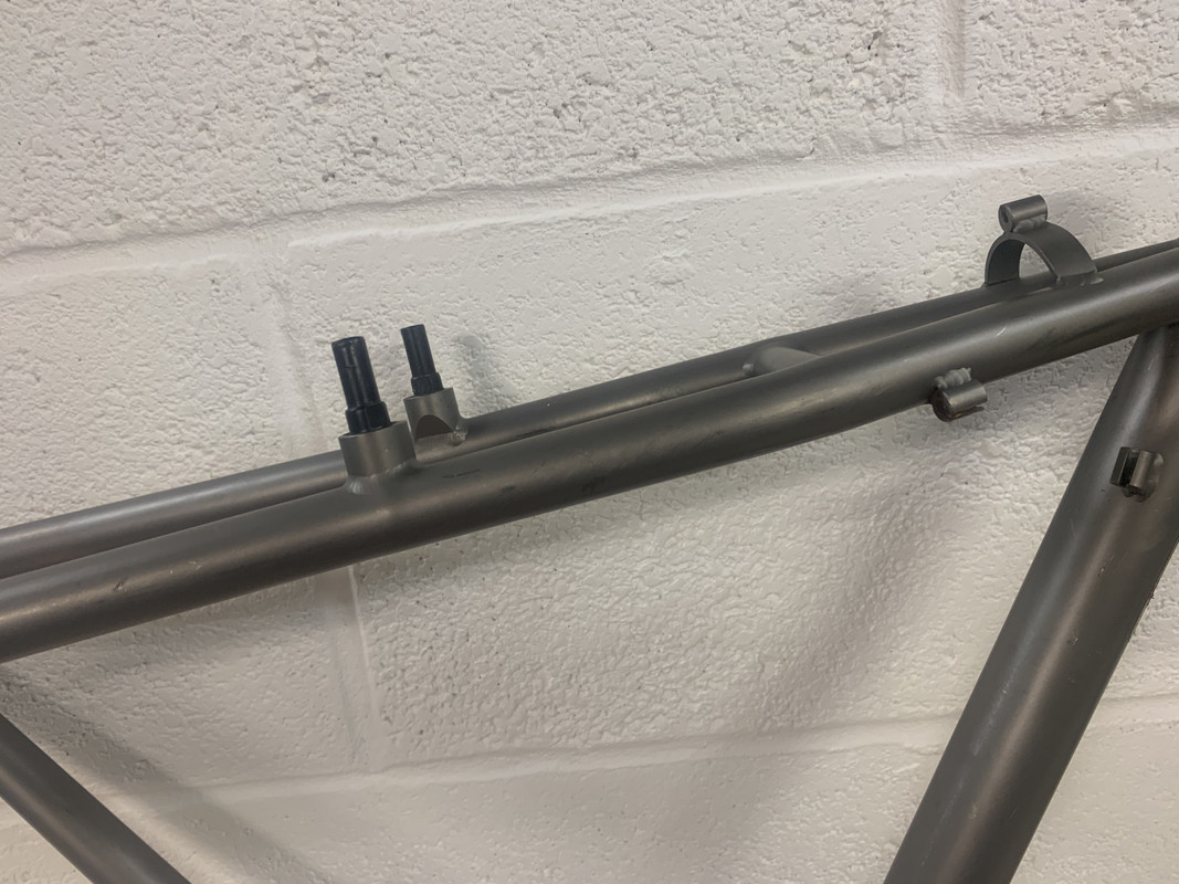 8B3A5E70-98FF-4640-A237-6AAB1AA7C97B