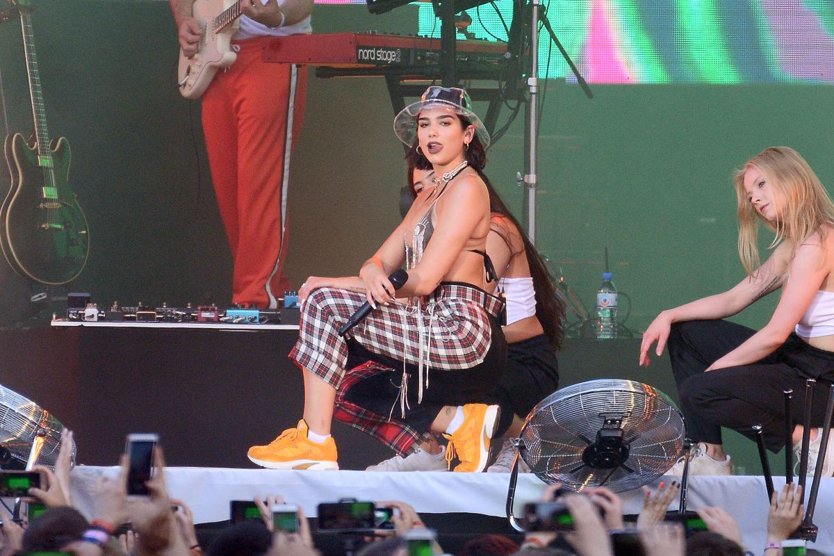 dua-lipa-performs-at-a-concert-in-warsaw-06-01-2018-1