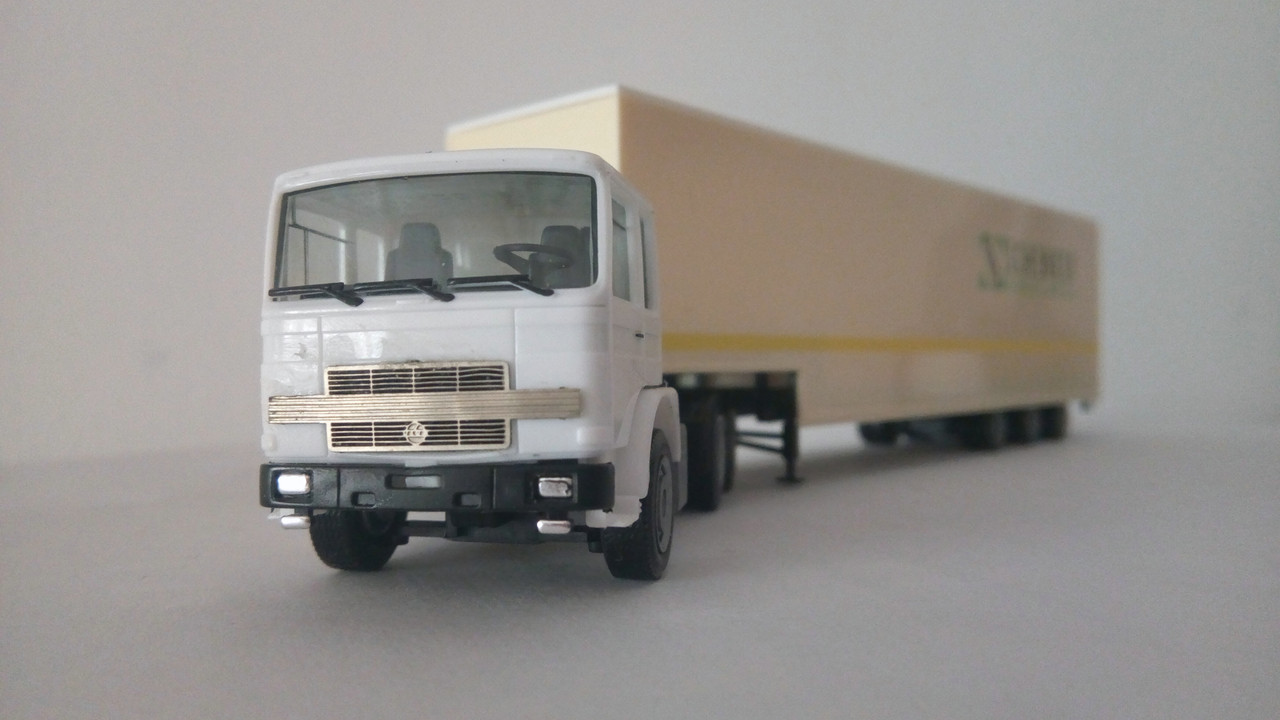 Mac (8954)