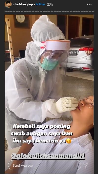 Okky Lukman saat melakukan tes swab