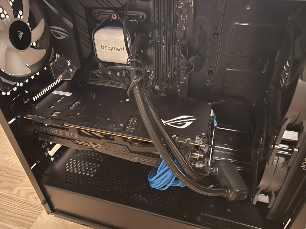 51235366-9775-41A1-B8DA-E9A9EA9A4A3F