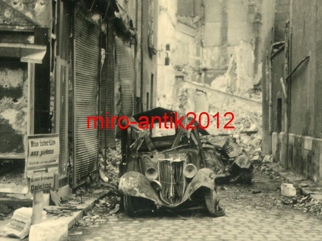 Foto, Wehrmacht, zerstörter PKW, Ruinen, Inferno