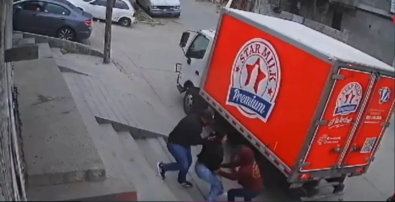 Mujer secuestrada en Tijuana es hallada con vida en la cajuela de un auto: VIDEO