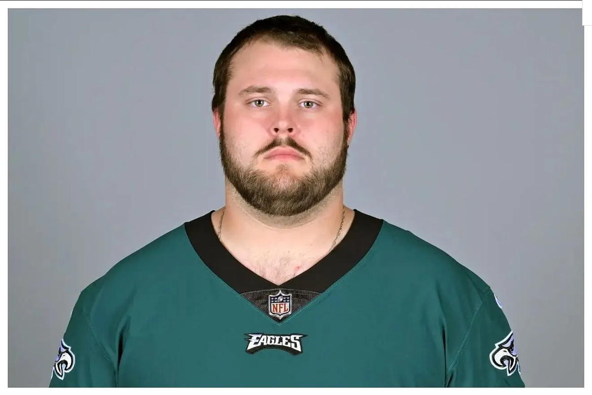 Josh Sills debía jugar el Super Bowl, ahora lo acusan de secuestro y violación