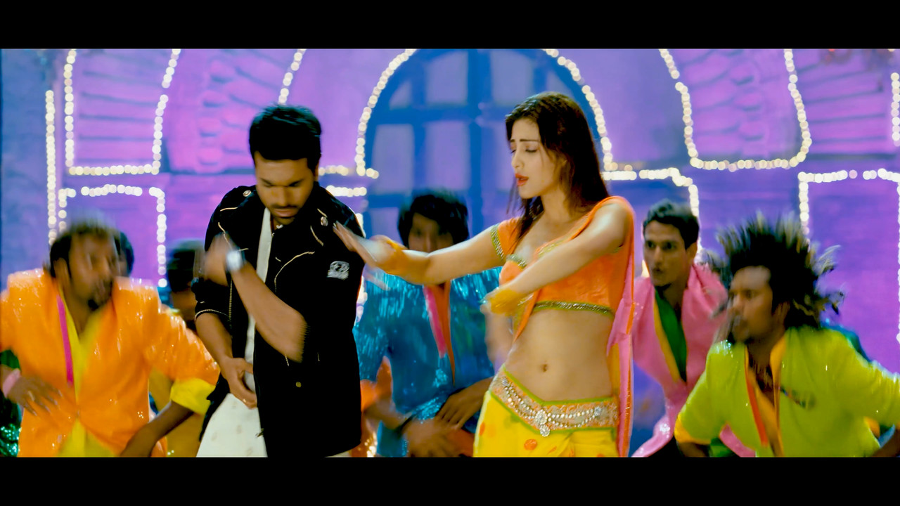 Shruti Haasan From Yevadu Hot Song 4K.mp4_snapshot_03.03.818
