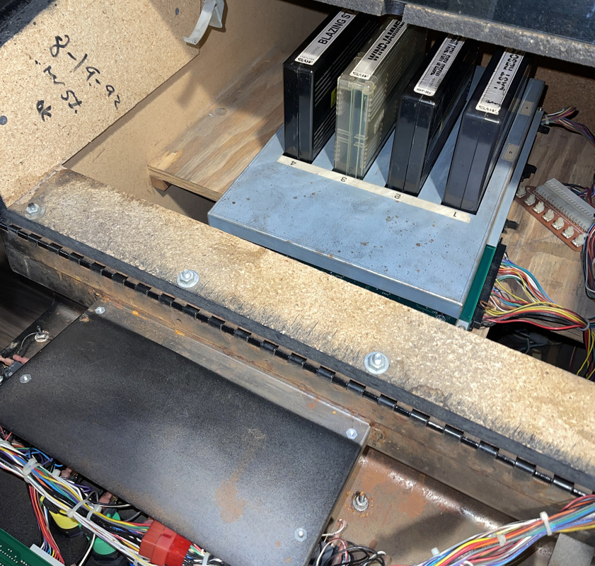 D5B0AA4D-5225-4CC1-95BE-0A7AE0D369D3