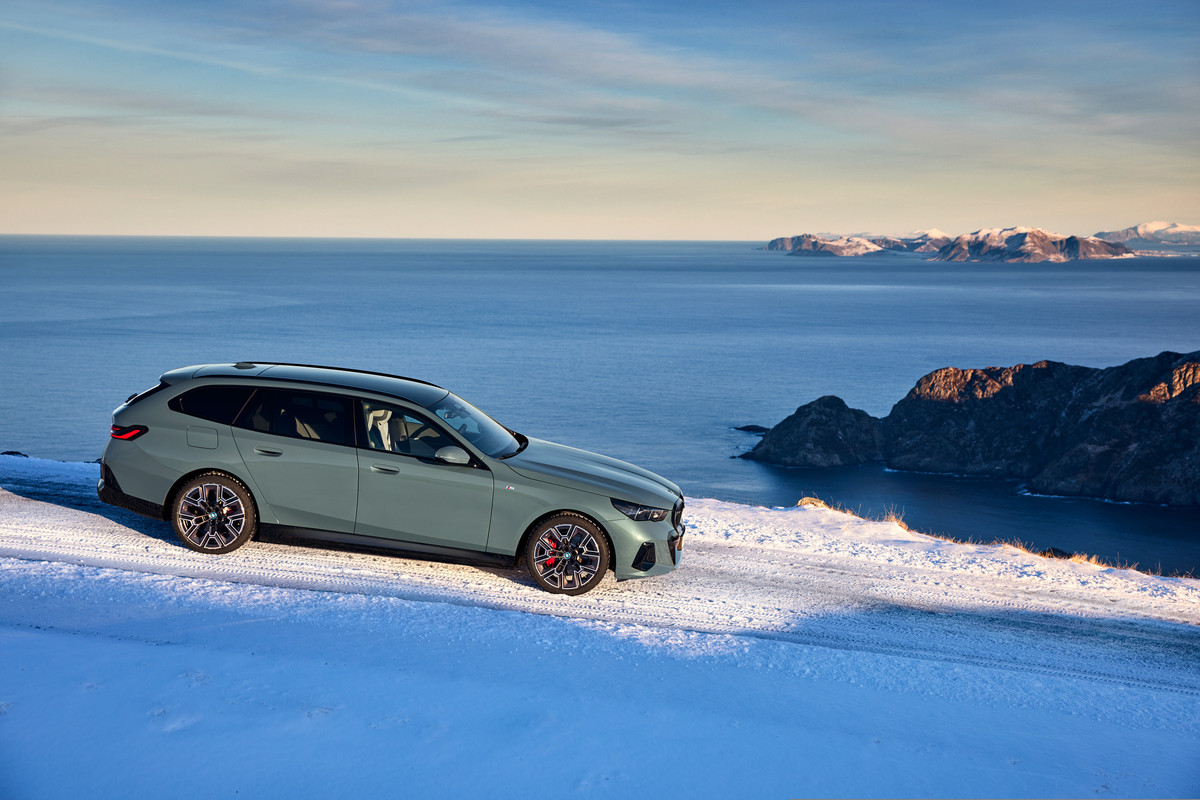 P90537248_highRes_the-new-bmw-i5-edriv