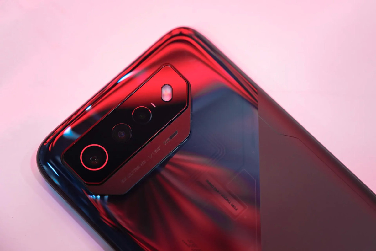 ASUS-ROG-Phone-7-9789-congngheviet-1920x1280.jpg