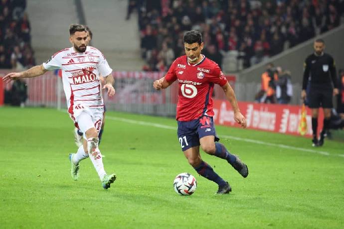 Lens vs Brest, 01h45 ngày 30/08