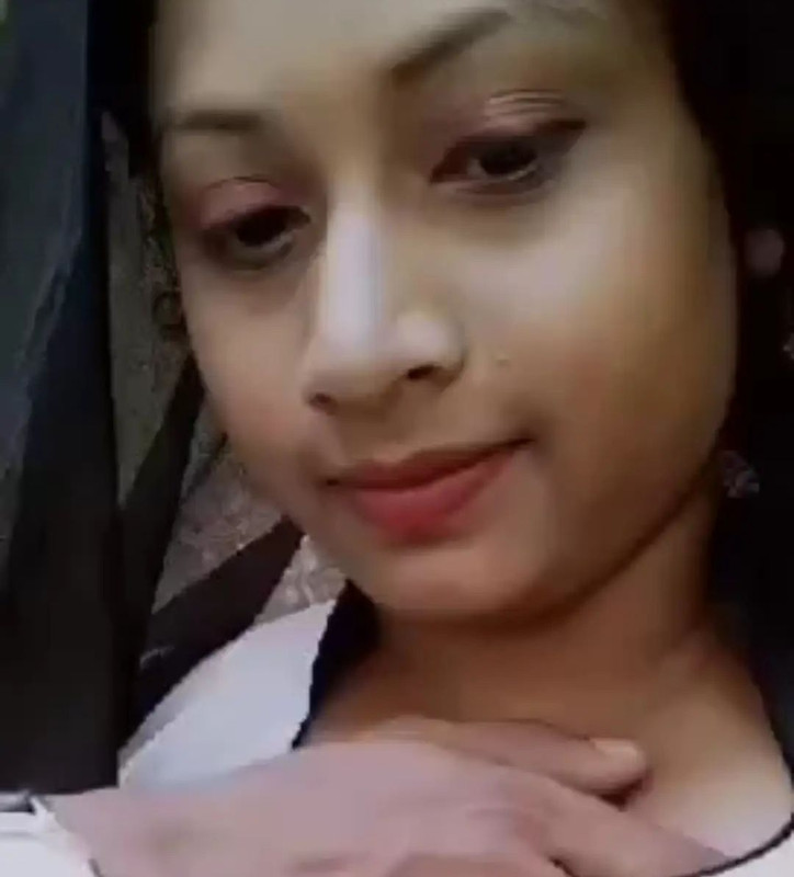 Desi boy pressing her girlfriend tight boobs and sucking