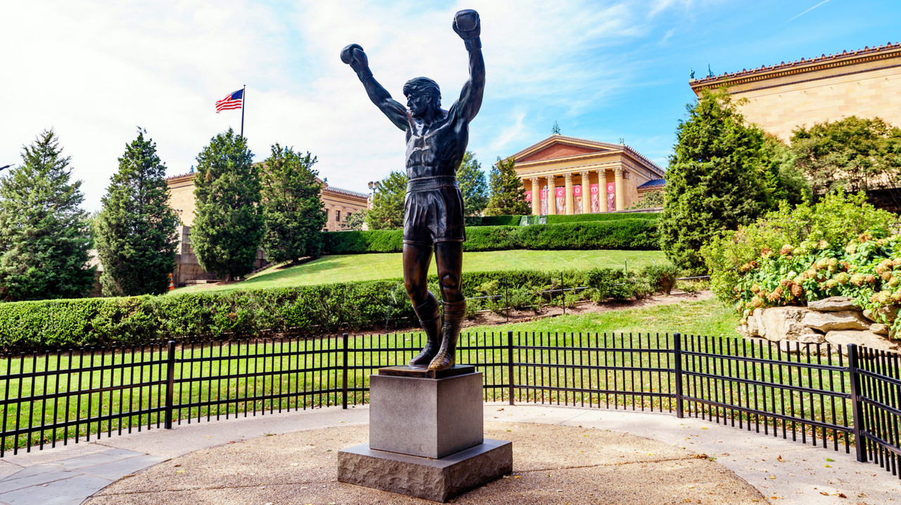 RockyStatue_J_Fusco_01_2200x1237-1600x897