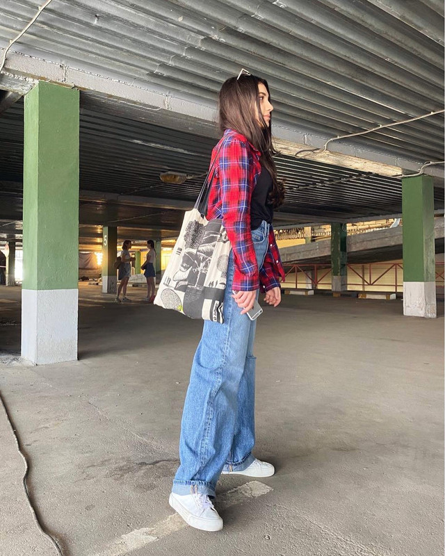 9569E863-5301-40BB-85B5-7D75E95B8BC0