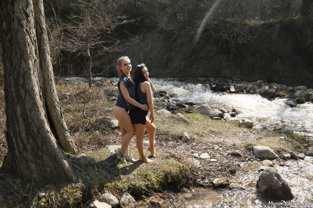 MarvelCharm_Anita-Rebecca-Playmates-036