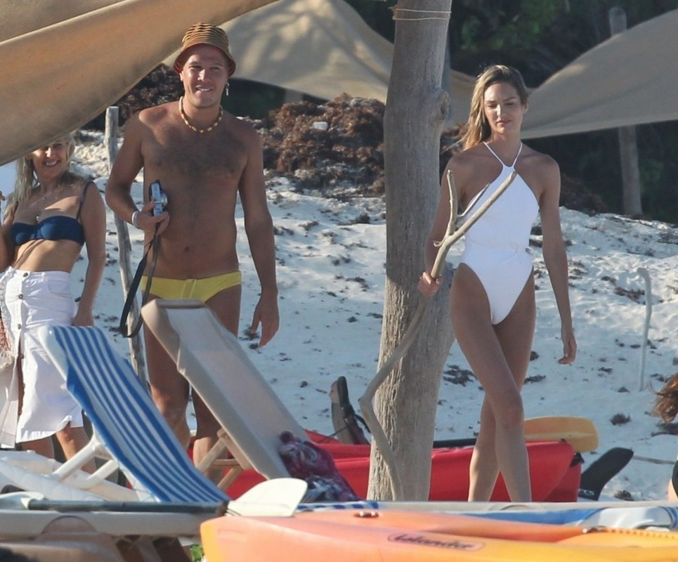 Candice-Swanepoel-Sexy-The-Fappening-Blog-com-35-1-1024x849