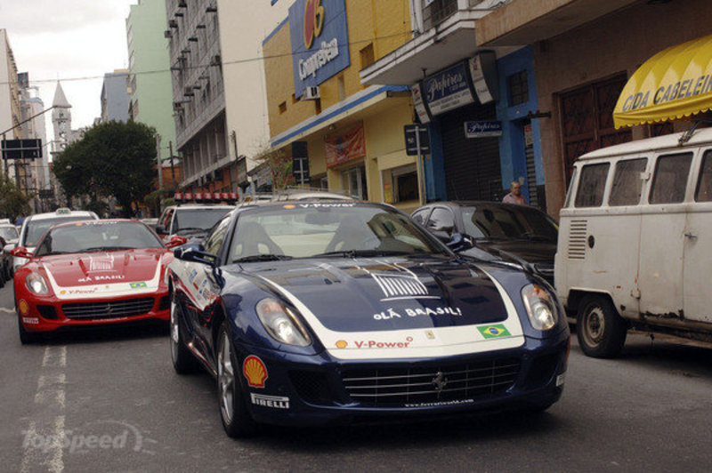 the-ferrari-panameri-2_600x0w (1)