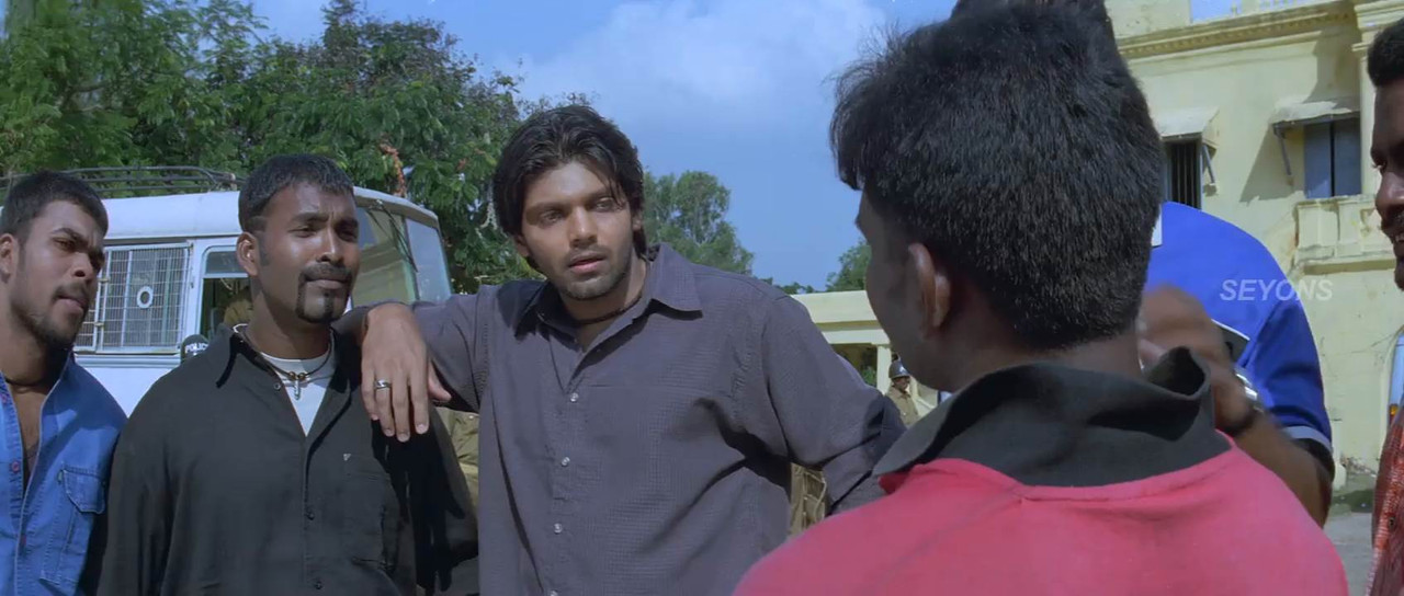 Arinthum Ariyamalum 2005 BluRay [Tamil] 480p, 720p ESub Screenshot