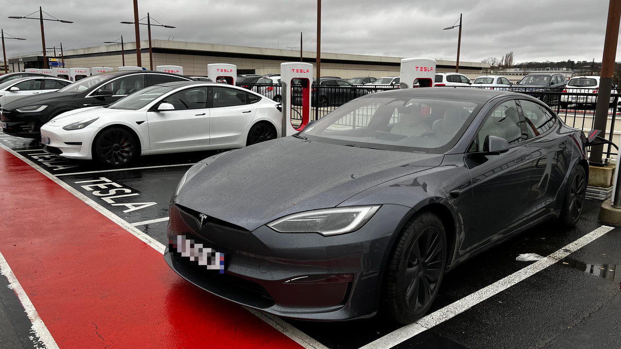 EDCB6FC3-54D6-42A4-8C63-552BF1B35DA8