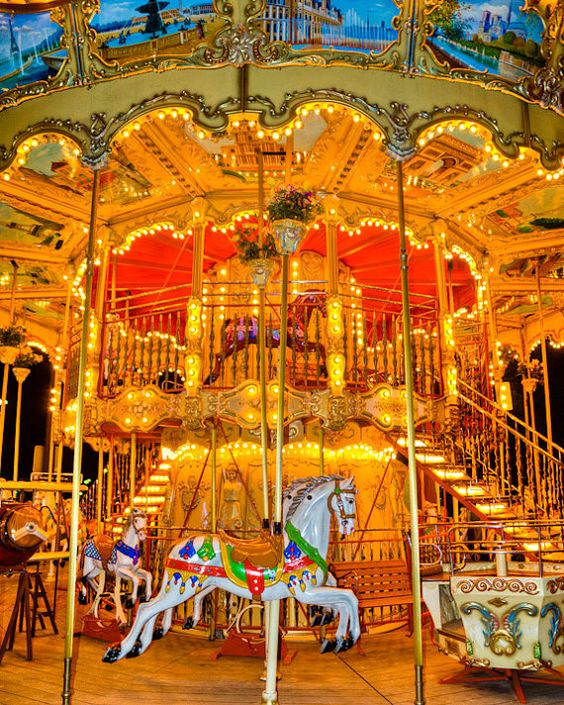 goldcarousel.jpg
