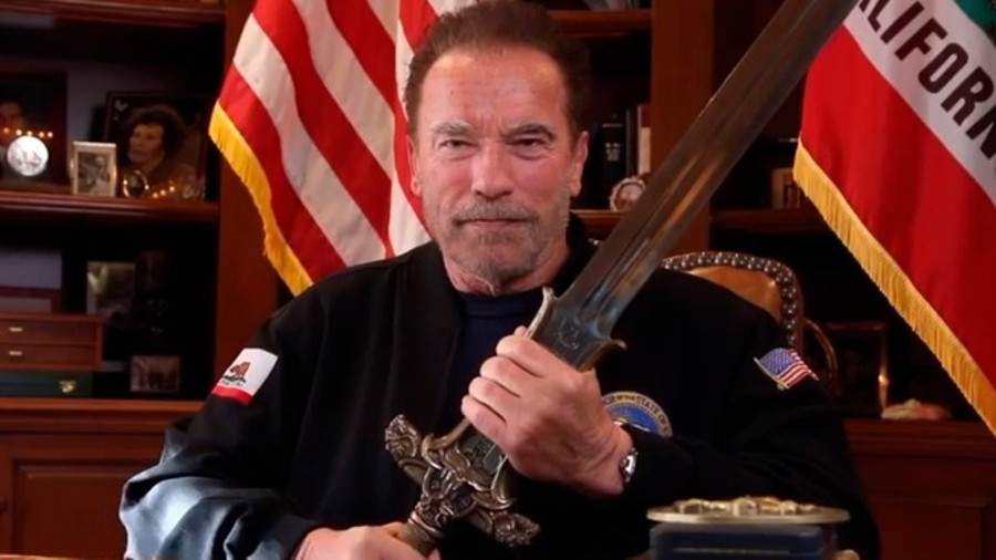 Arnold Schwarzenegger: Donald Trump "il peggior presidente della storia" (Video Messaggio).