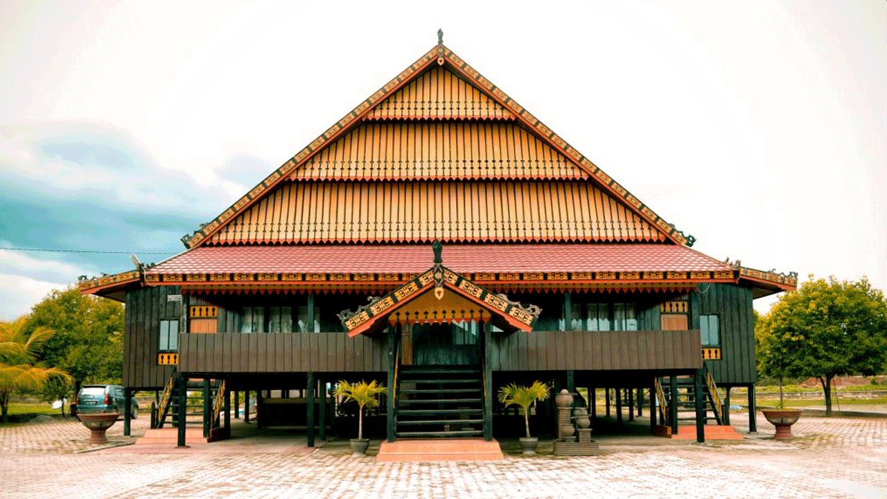 Rumah Adat Mekongga: Simbol Identitas & Kebanggaan Masyarakat Kolaka
