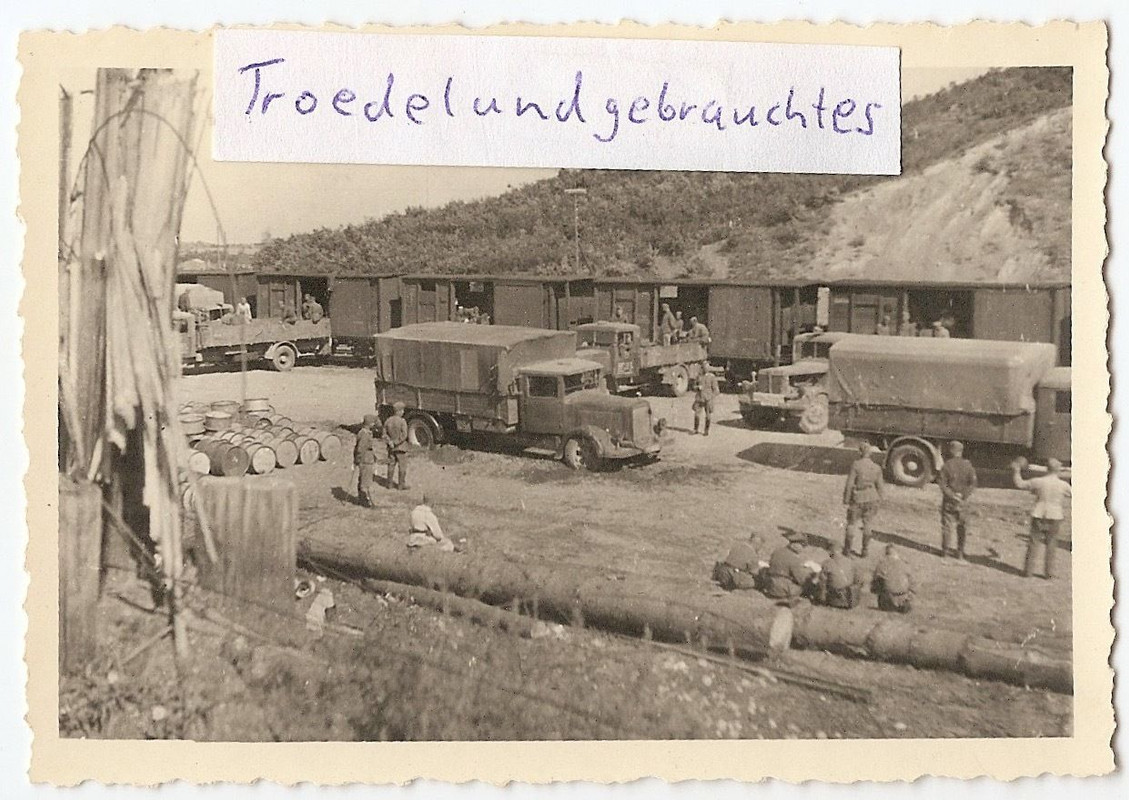 WW2 MILITÄR OSTFRONT BAHNHOF ZUG LKW TRANSPORT N